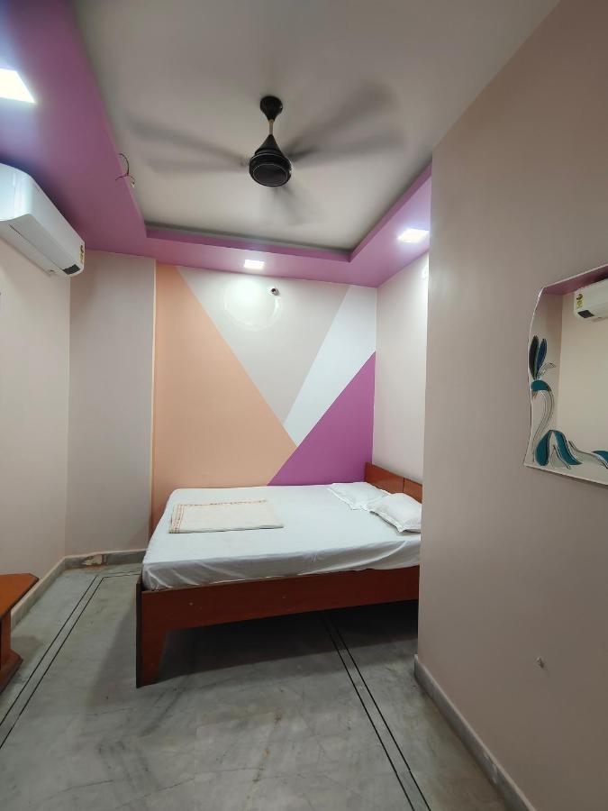 Hotel Anjali Udždžain Exteriér fotografie