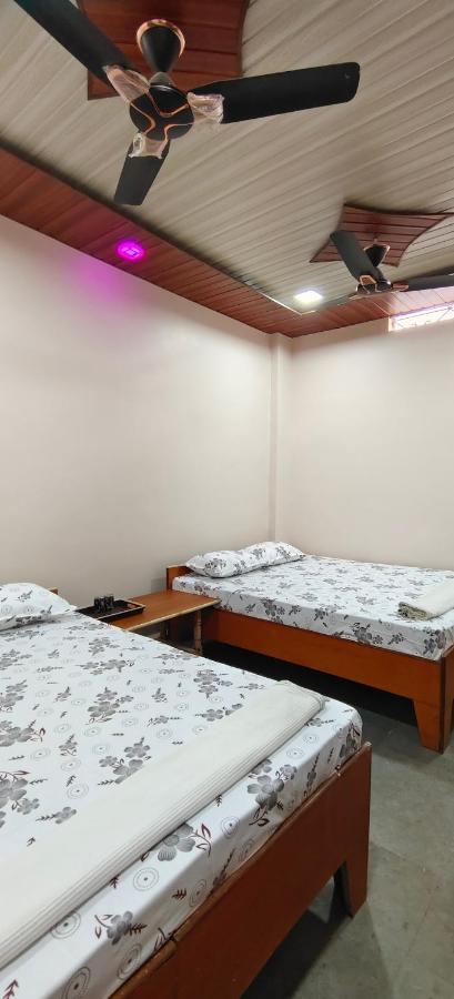 Hotel Anjali Udždžain Exteriér fotografie